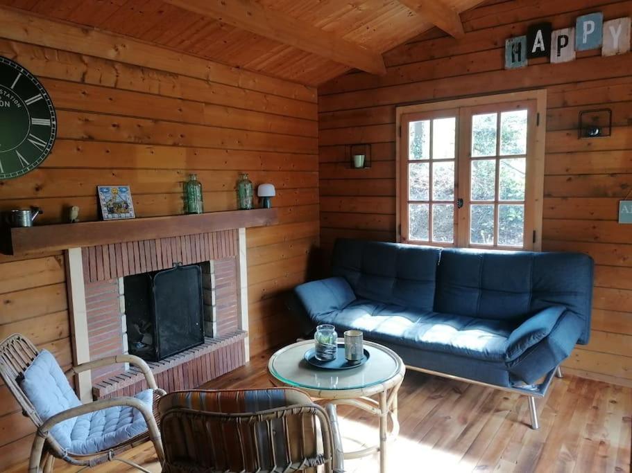 Chalet En Pleine Nature Au Bord D'Un Etang Lanvallay Exteriör bild